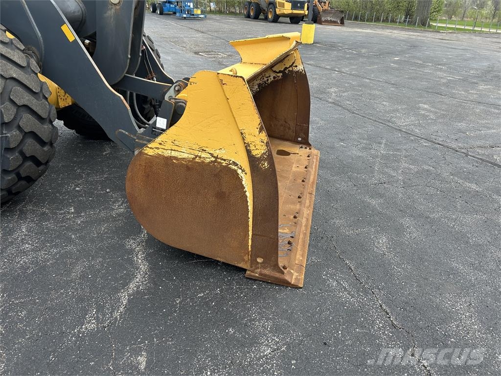 John Deere 544L Incarcator pe pneuri