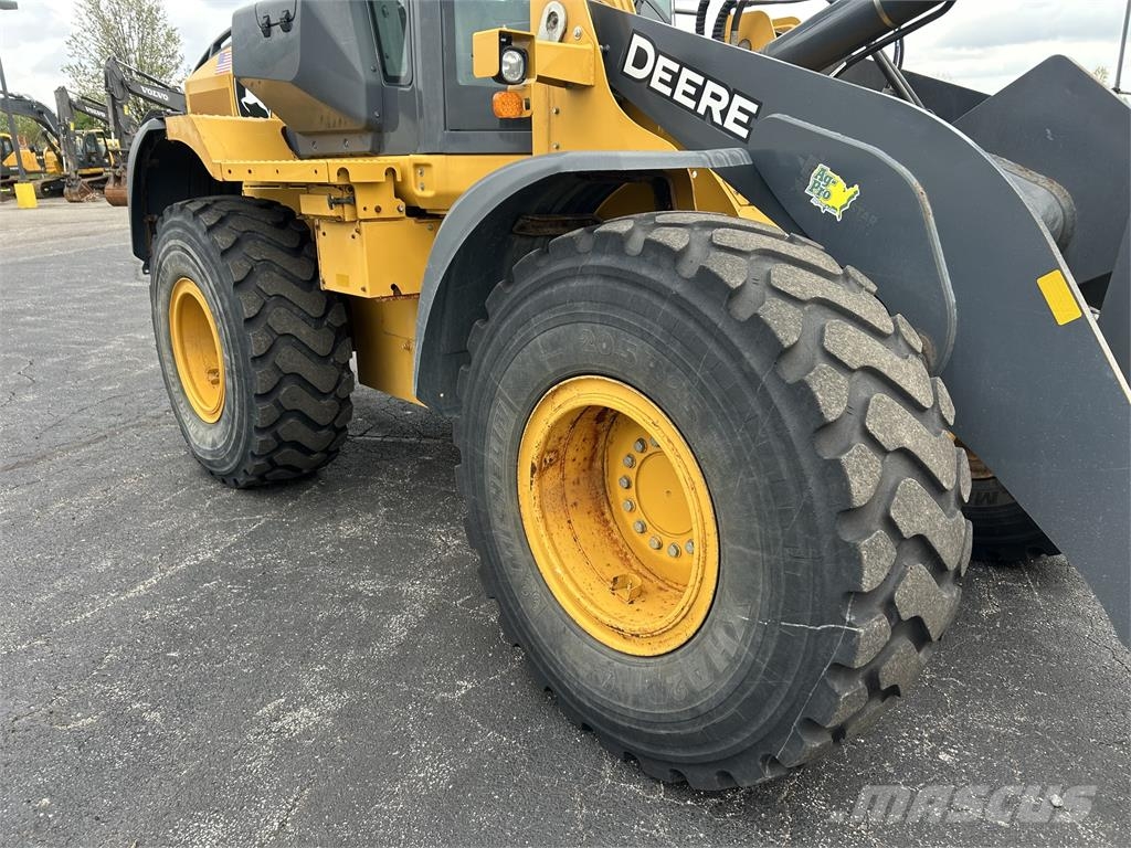 John Deere 544L Incarcator pe pneuri