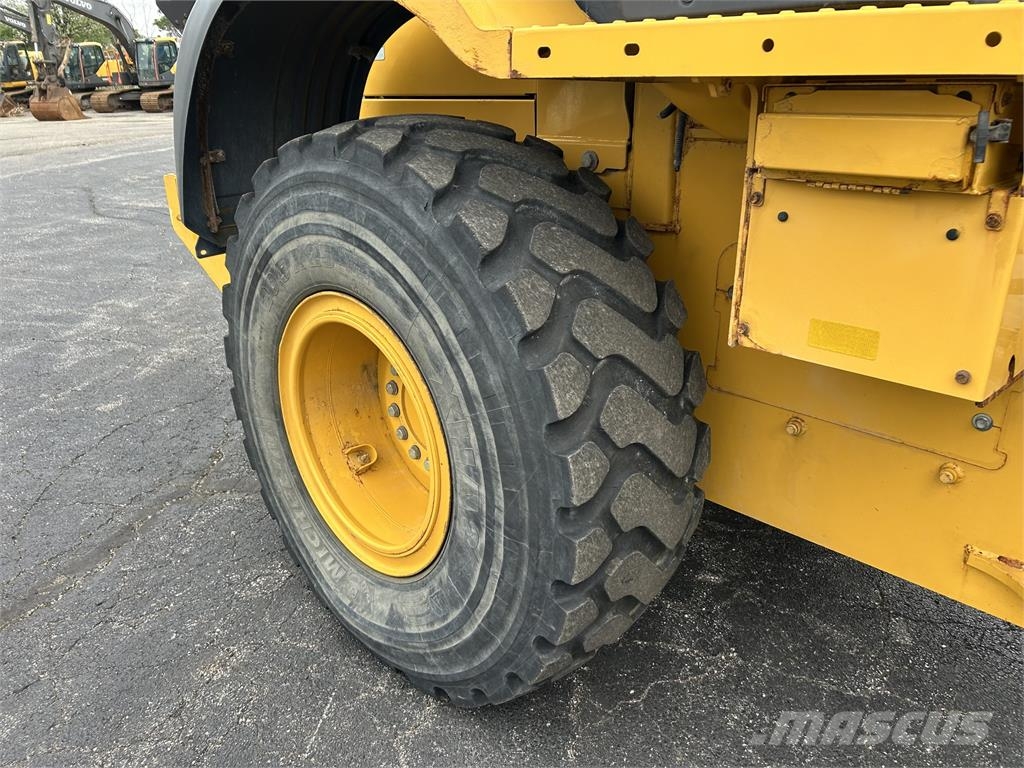 John Deere 544L Incarcator pe pneuri