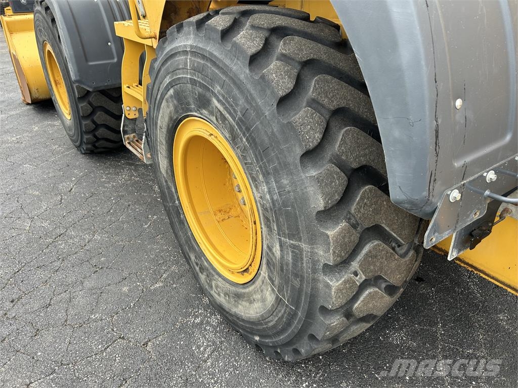 John Deere 544L Incarcator pe pneuri