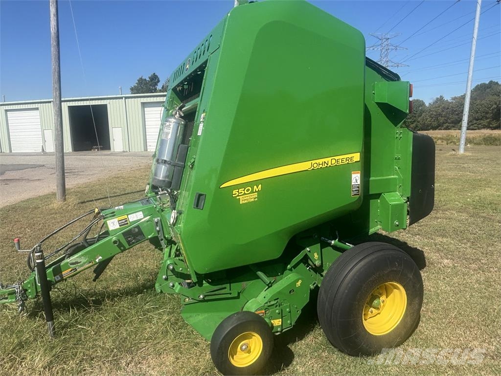 John Deere 550M Lis na válcové balíky