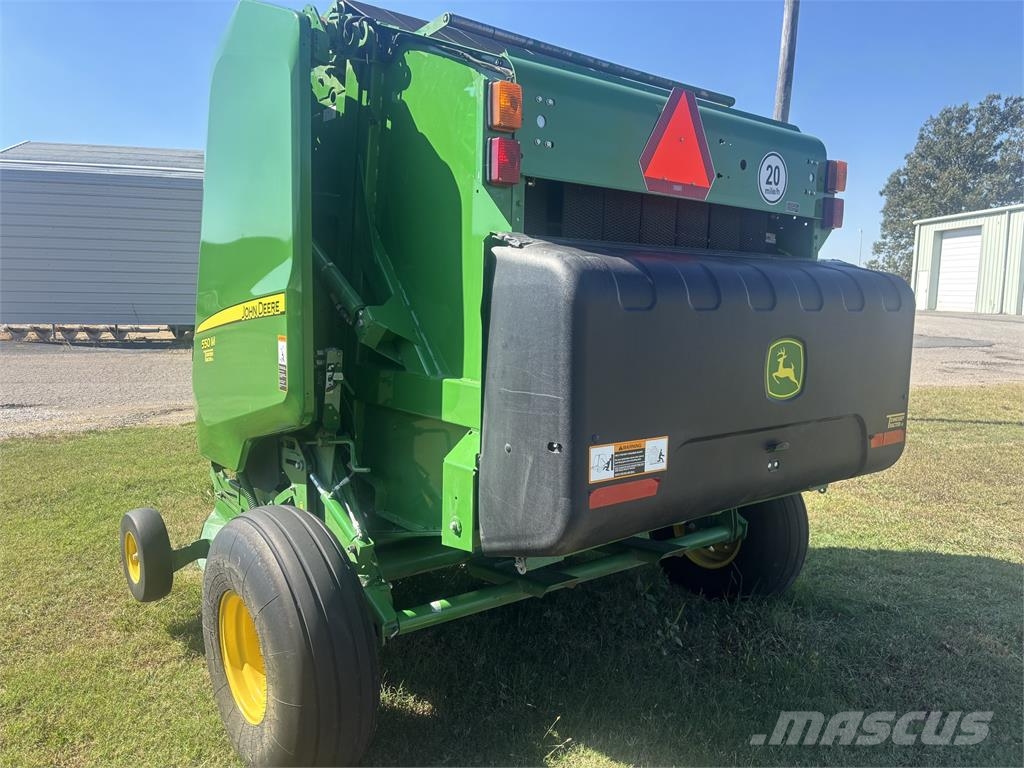 John Deere 550M Lis na válcové balíky