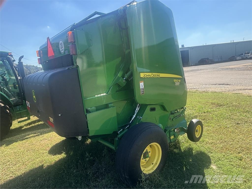 John Deere 550M Lis na válcové balíky