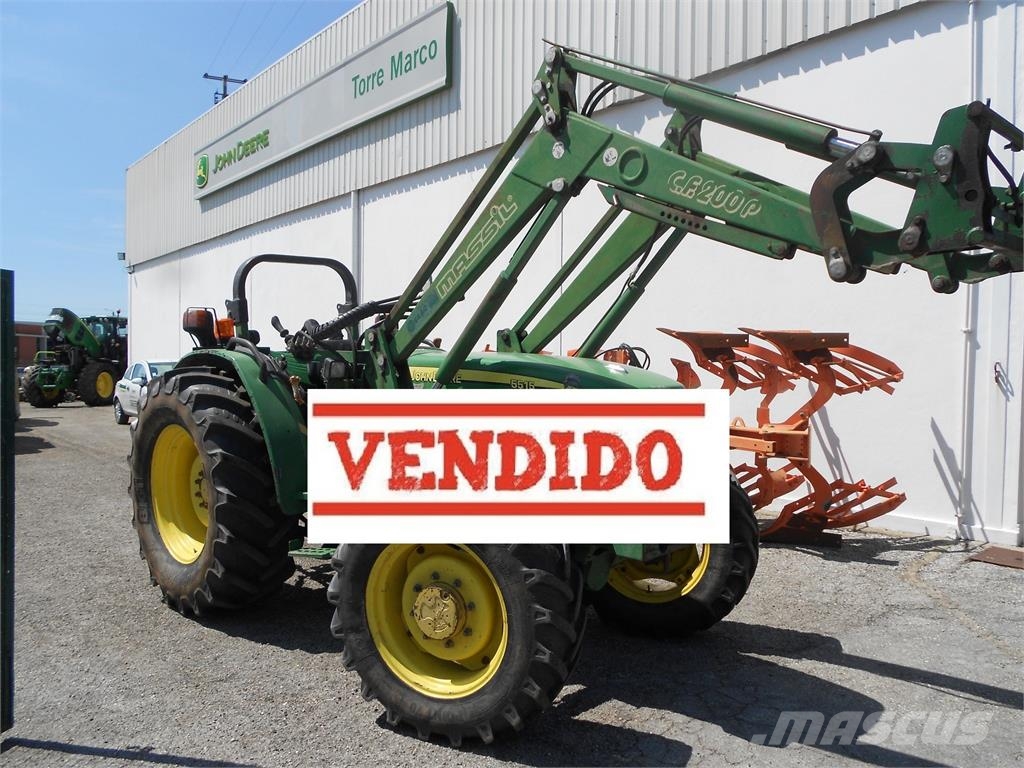 John Deere 5515 الجرارات