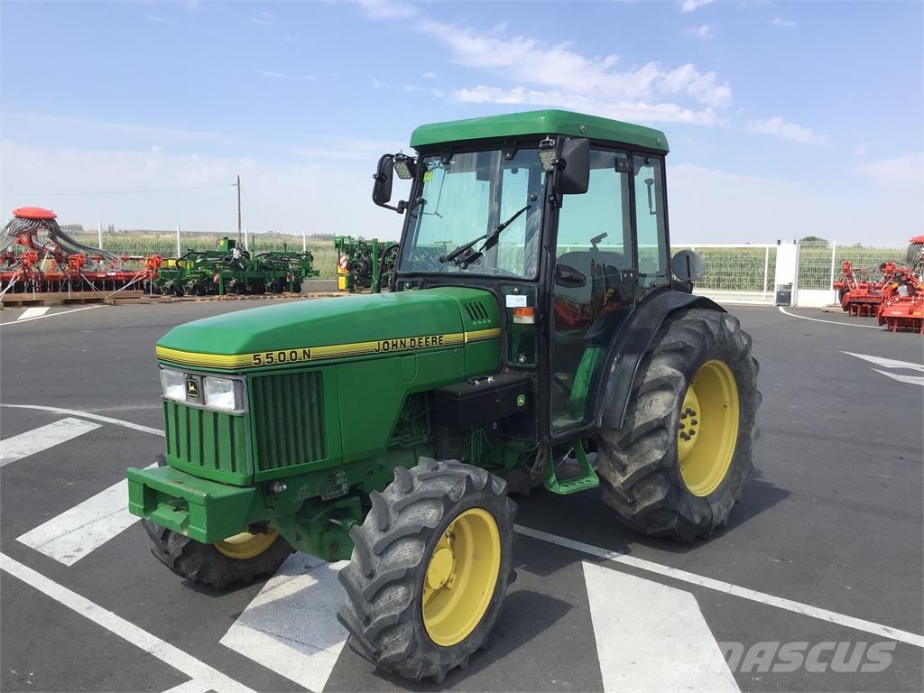 John Deere 5520N Tractoren