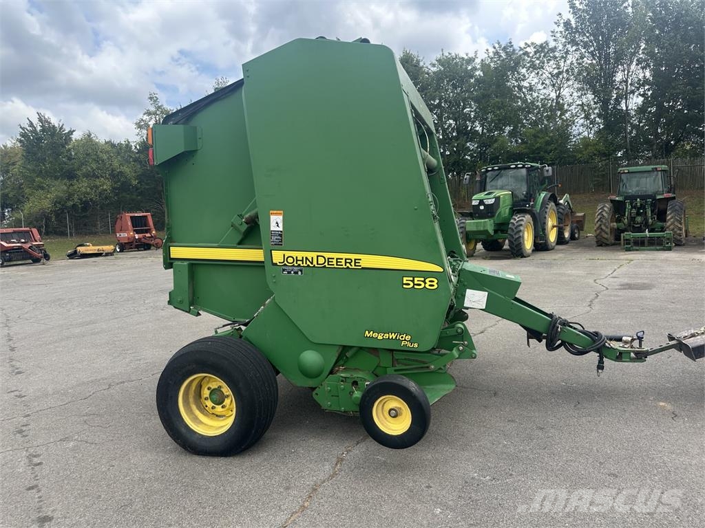 John Deere 558 ラウンドベーラー