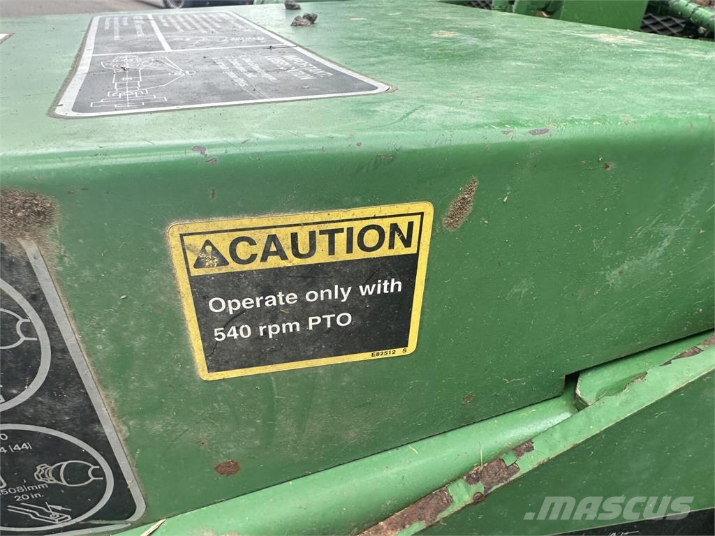 John Deere 558 ラウンドベーラー