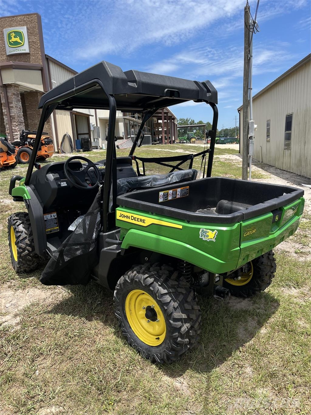 John Deere 560E Utility machines