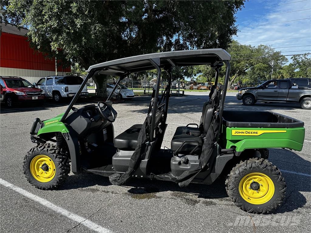 John Deere 560E S4 Utility machines