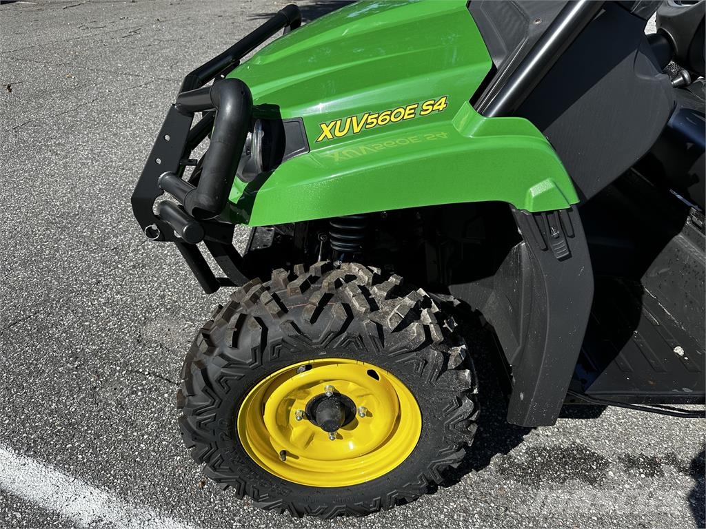 John Deere 560E S4 Utility machines
