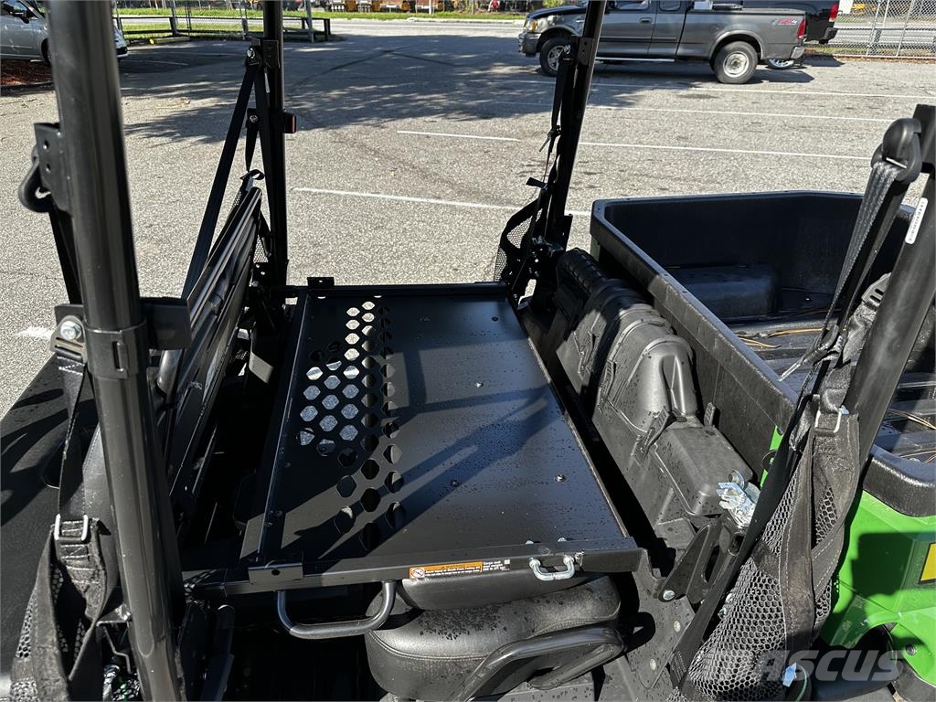 John Deere 560E S4 Utility machines