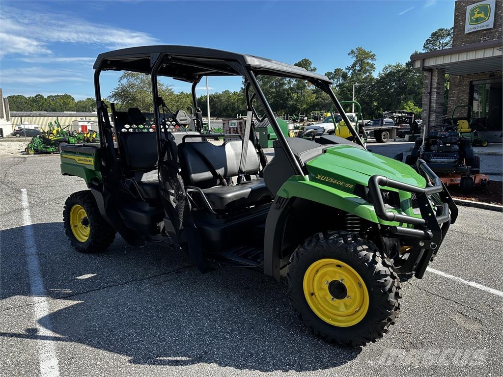 John Deere 560E S4 Úžitkové vozne
