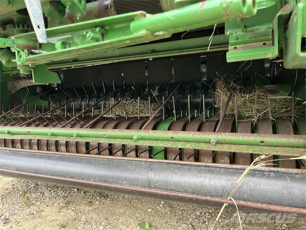 John Deere 560M Рулонные пресс-подборщики