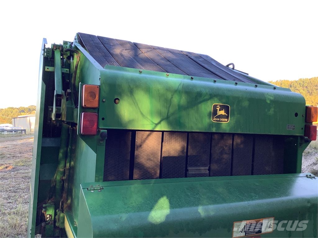 John Deere 566 Round balers