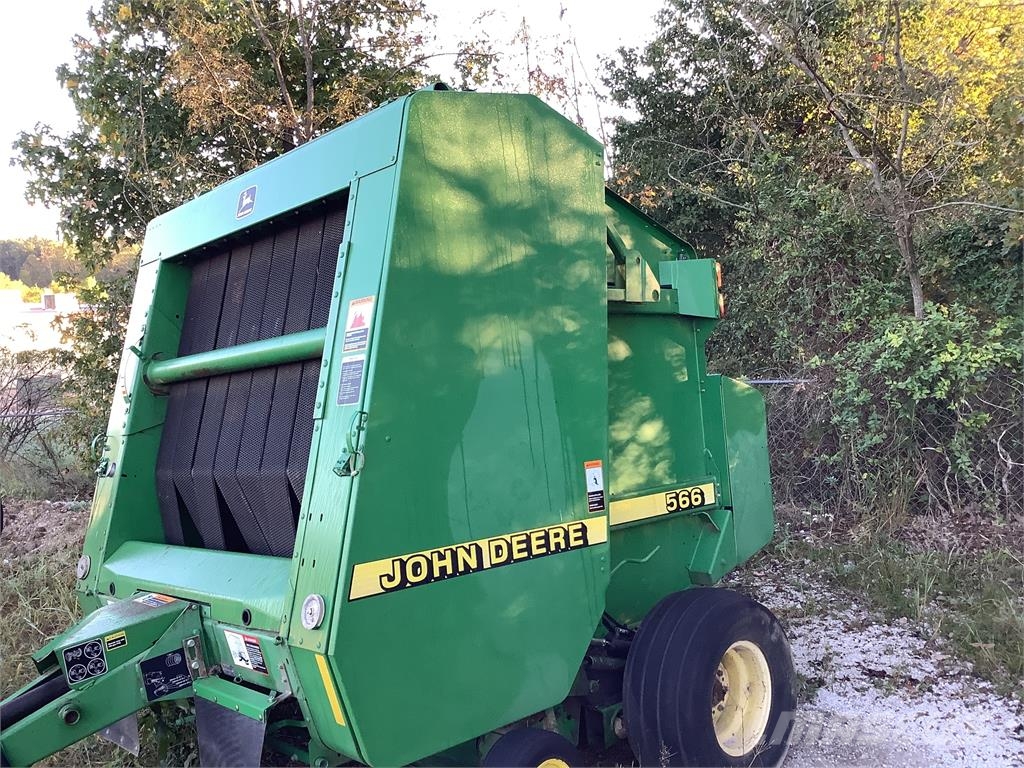 John Deere 566 Round balers