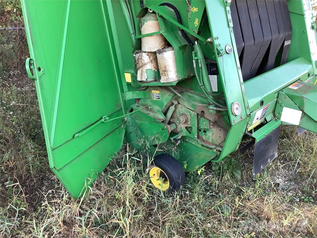 John Deere 566 Round balers