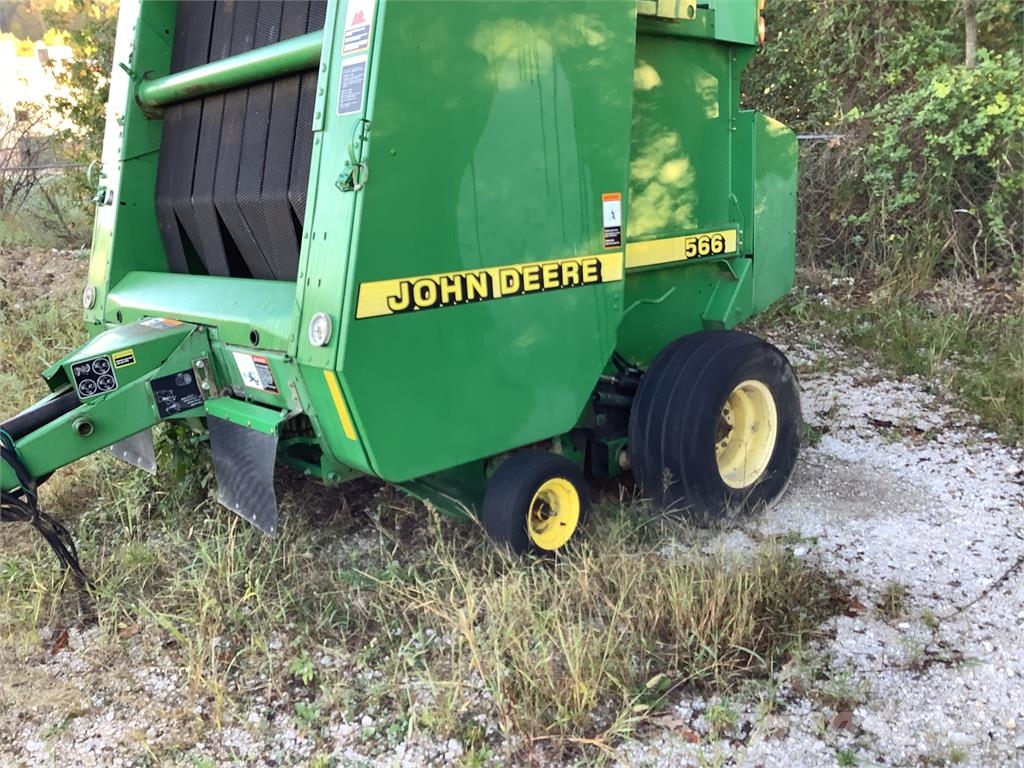 John Deere 566 Round balers