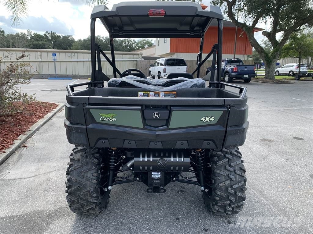 John Deere 590M Utility machines