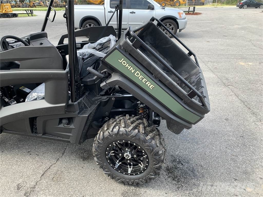 John Deere 590M Utility machines
