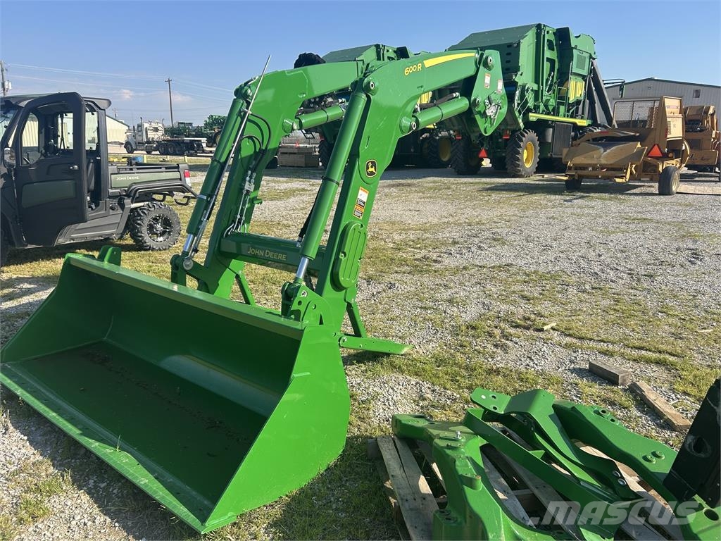 John Deere 600R Traktori