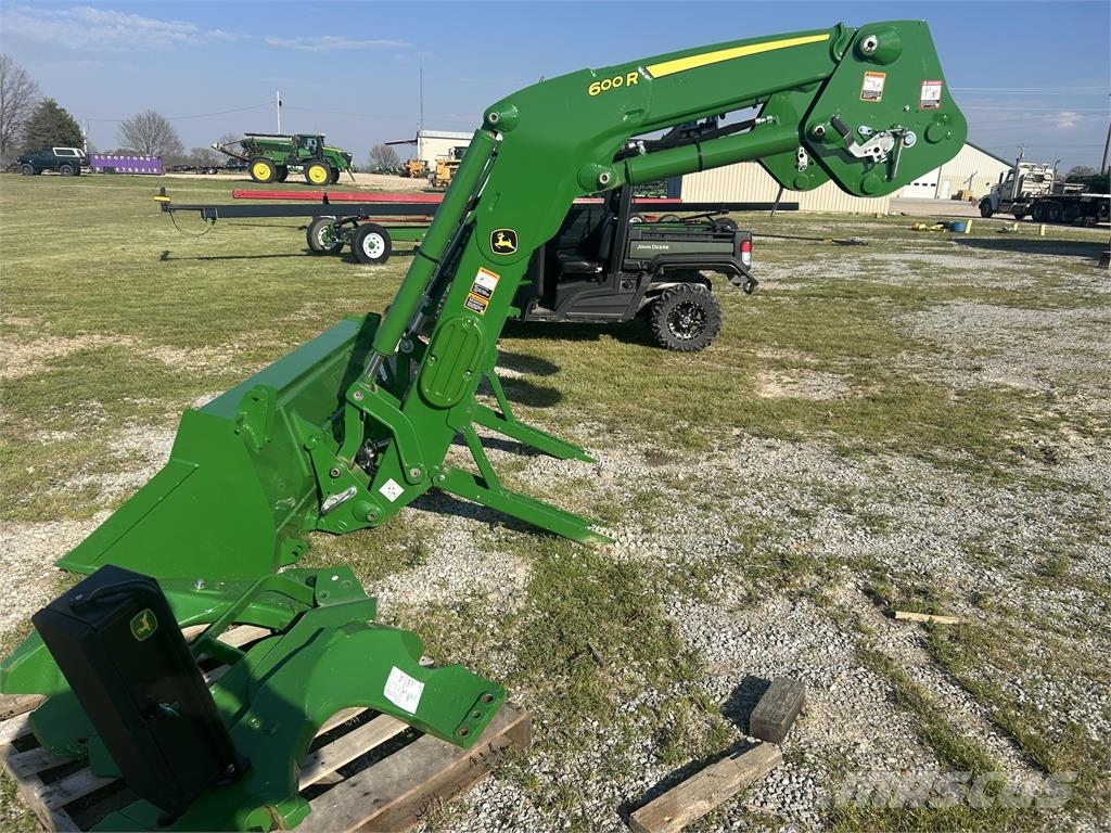 John Deere 600R Traktori
