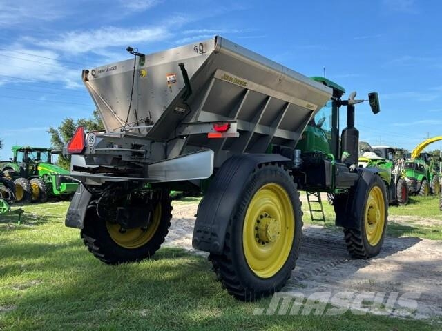 John Deere 600R الرشاشات