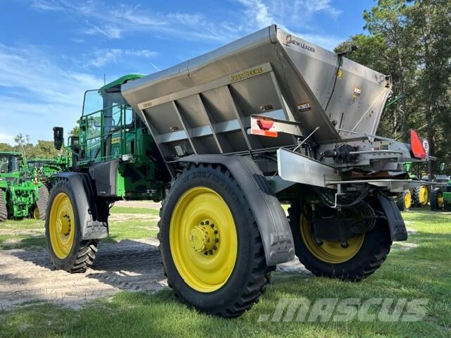 John Deere 600R الرشاشات