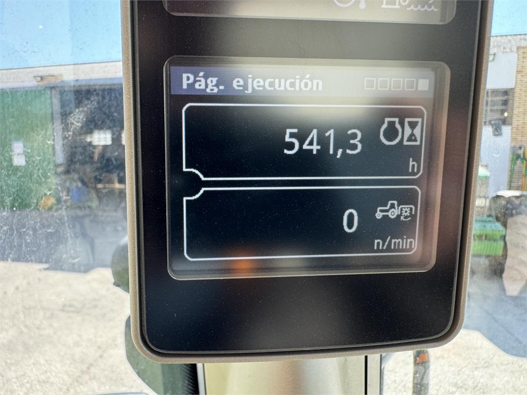 John Deere 6100M الجرارات