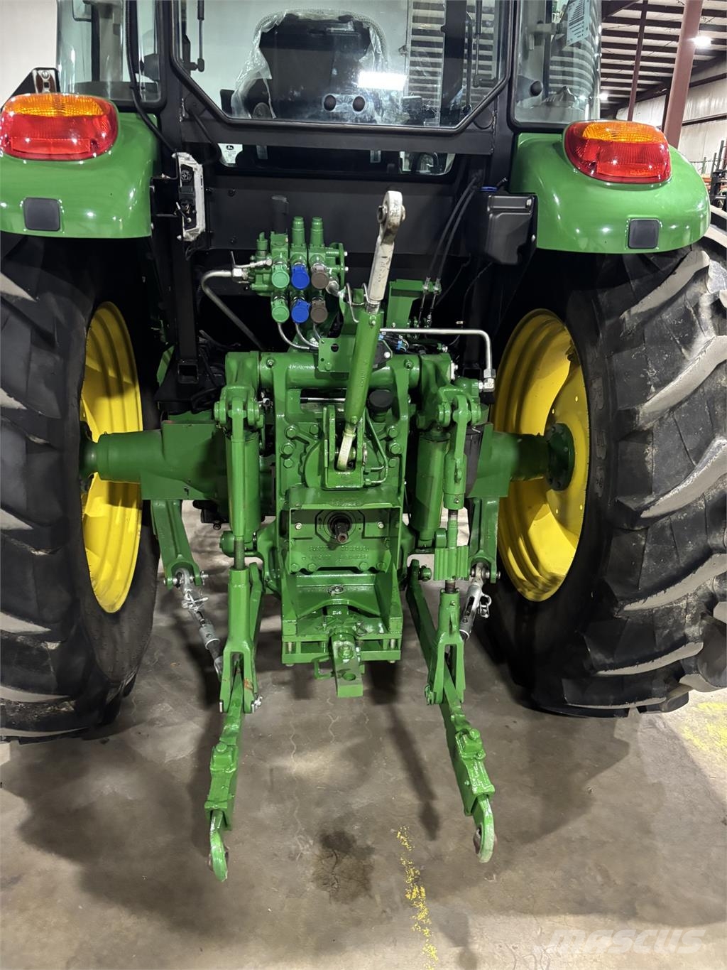 John Deere 6120E Traktoriai