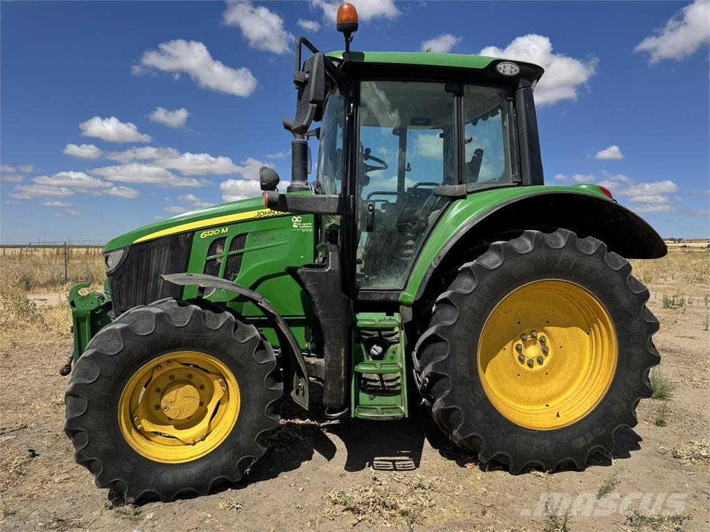 John Deere 6120M الجرارات