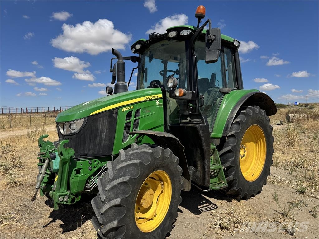 John Deere 6120M الجرارات