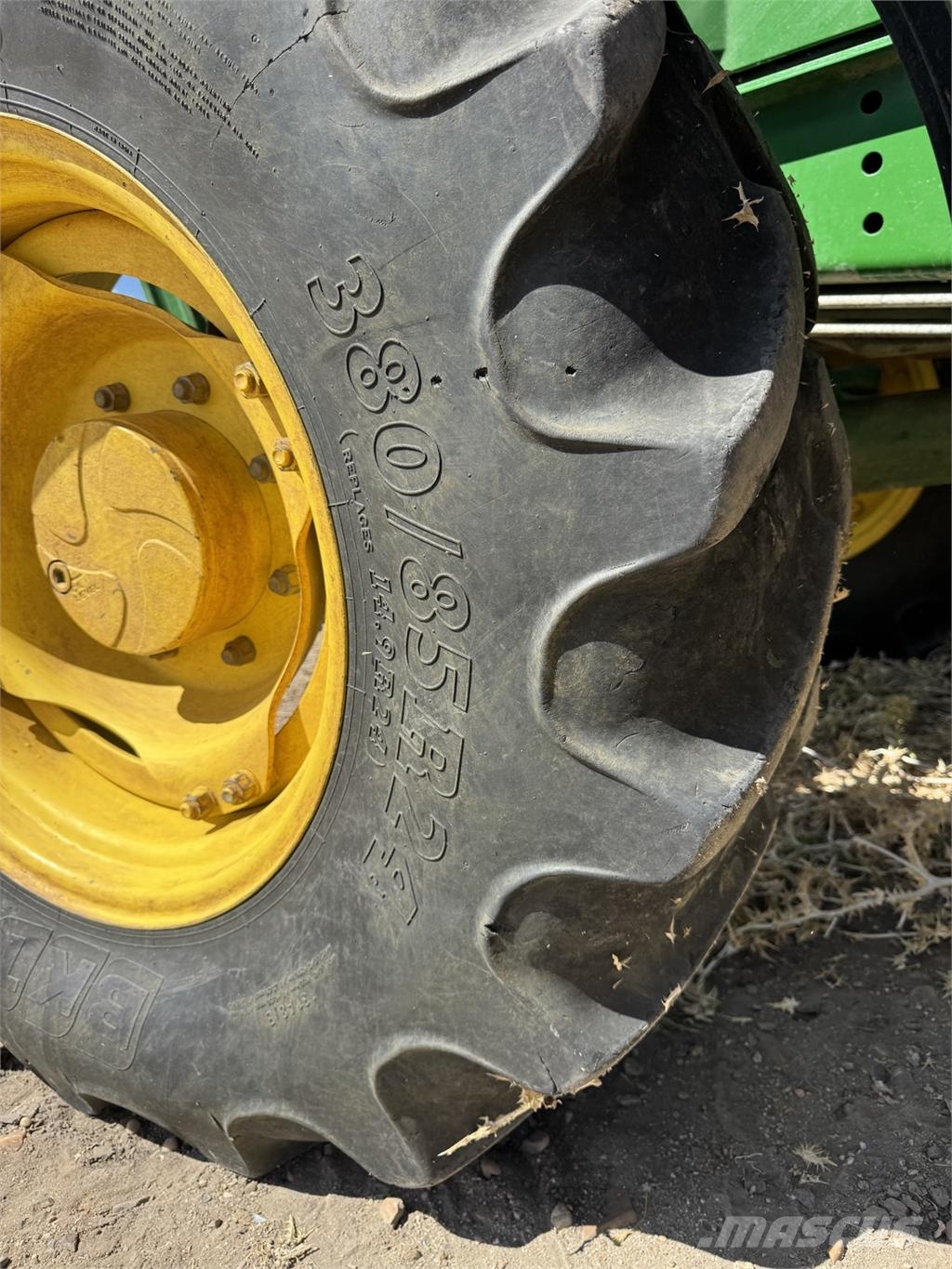 John Deere 6120M الجرارات