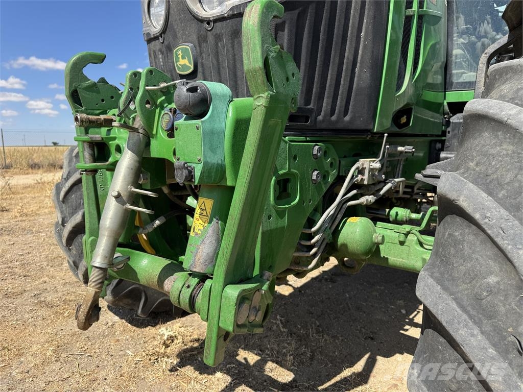 John Deere 6120M الجرارات