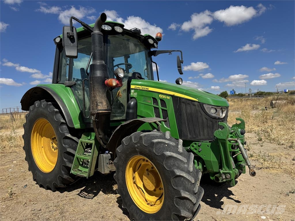 John Deere 6120M الجرارات
