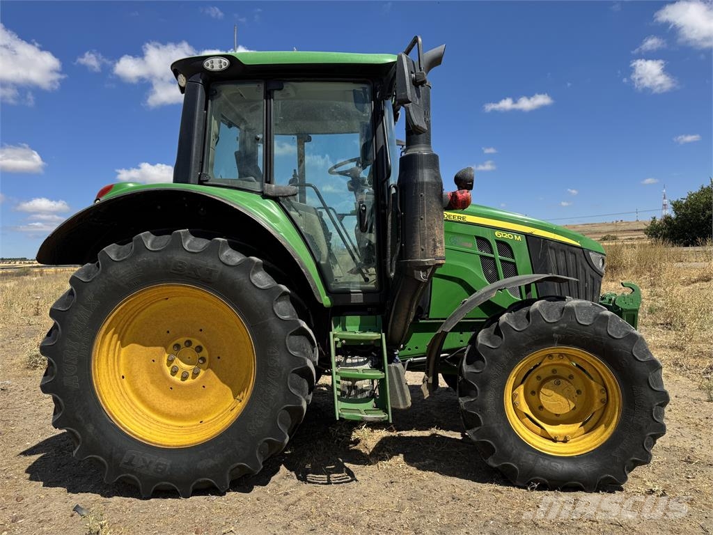 John Deere 6120M الجرارات