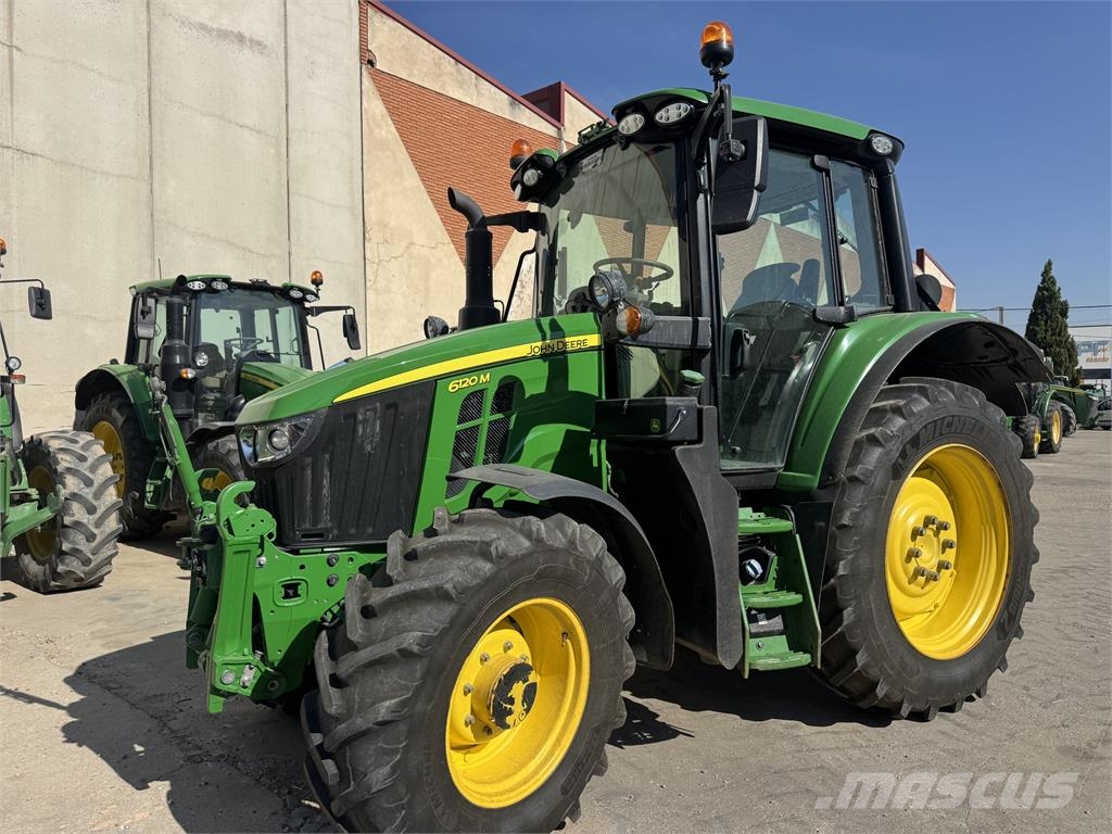 John Deere 6120M الجرارات
