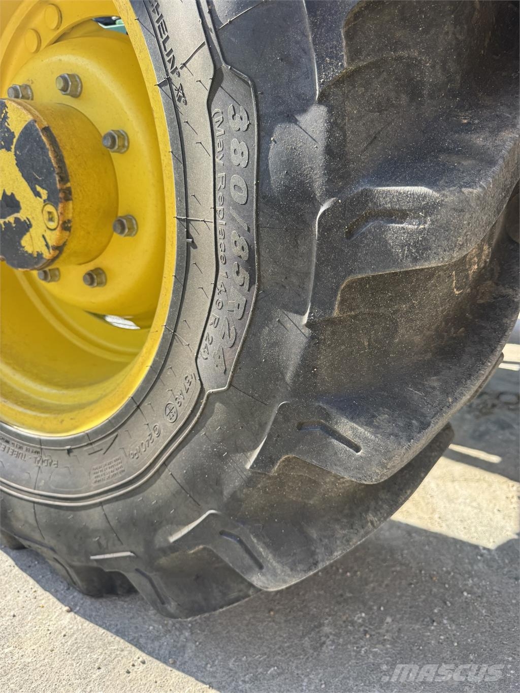 John Deere 6120M الجرارات