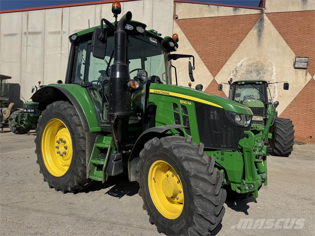 John Deere 6120M الجرارات