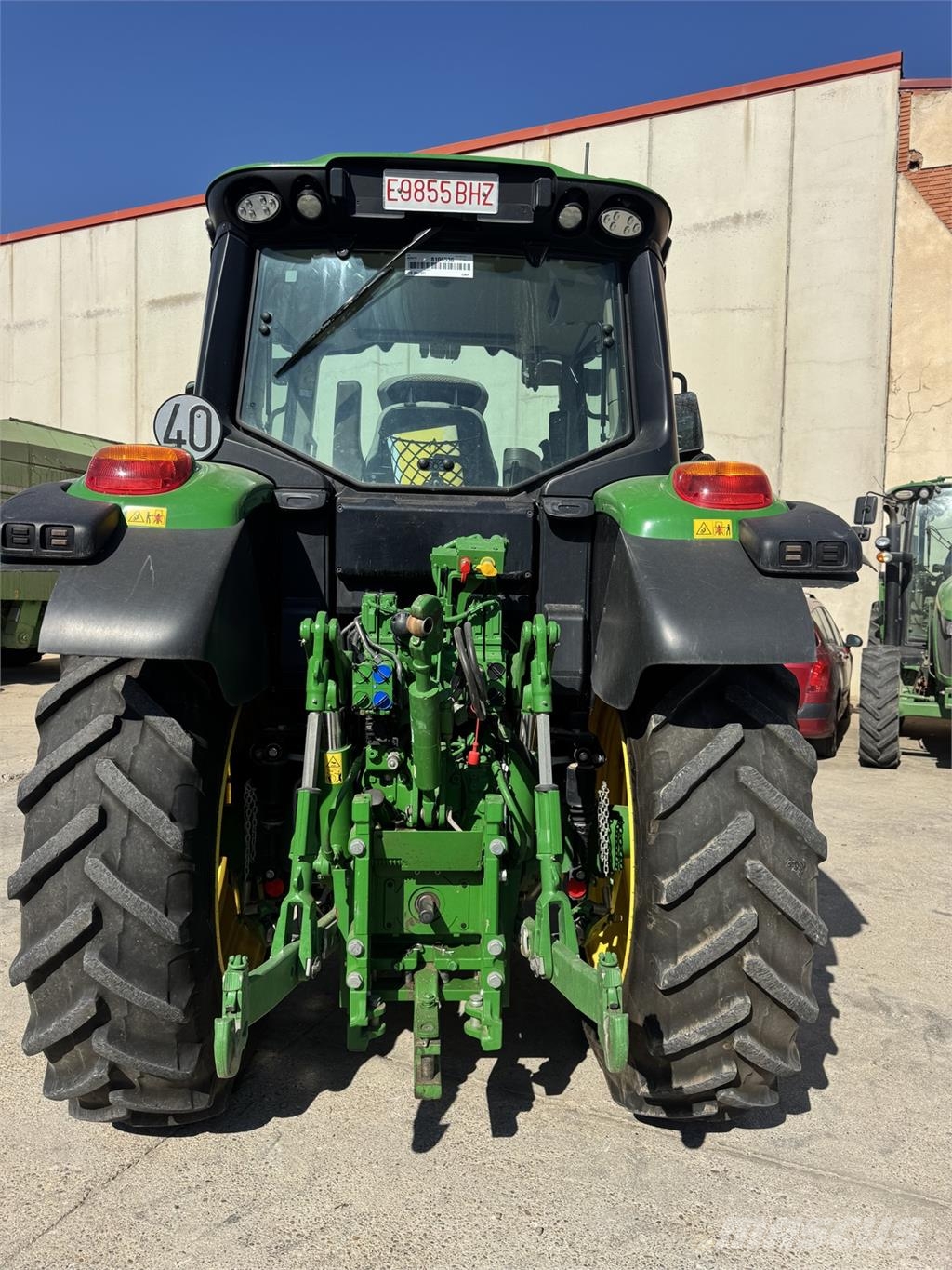John Deere 6120M الجرارات