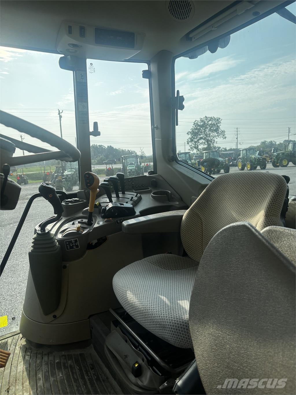 John Deere 6120M Manjši traktorji