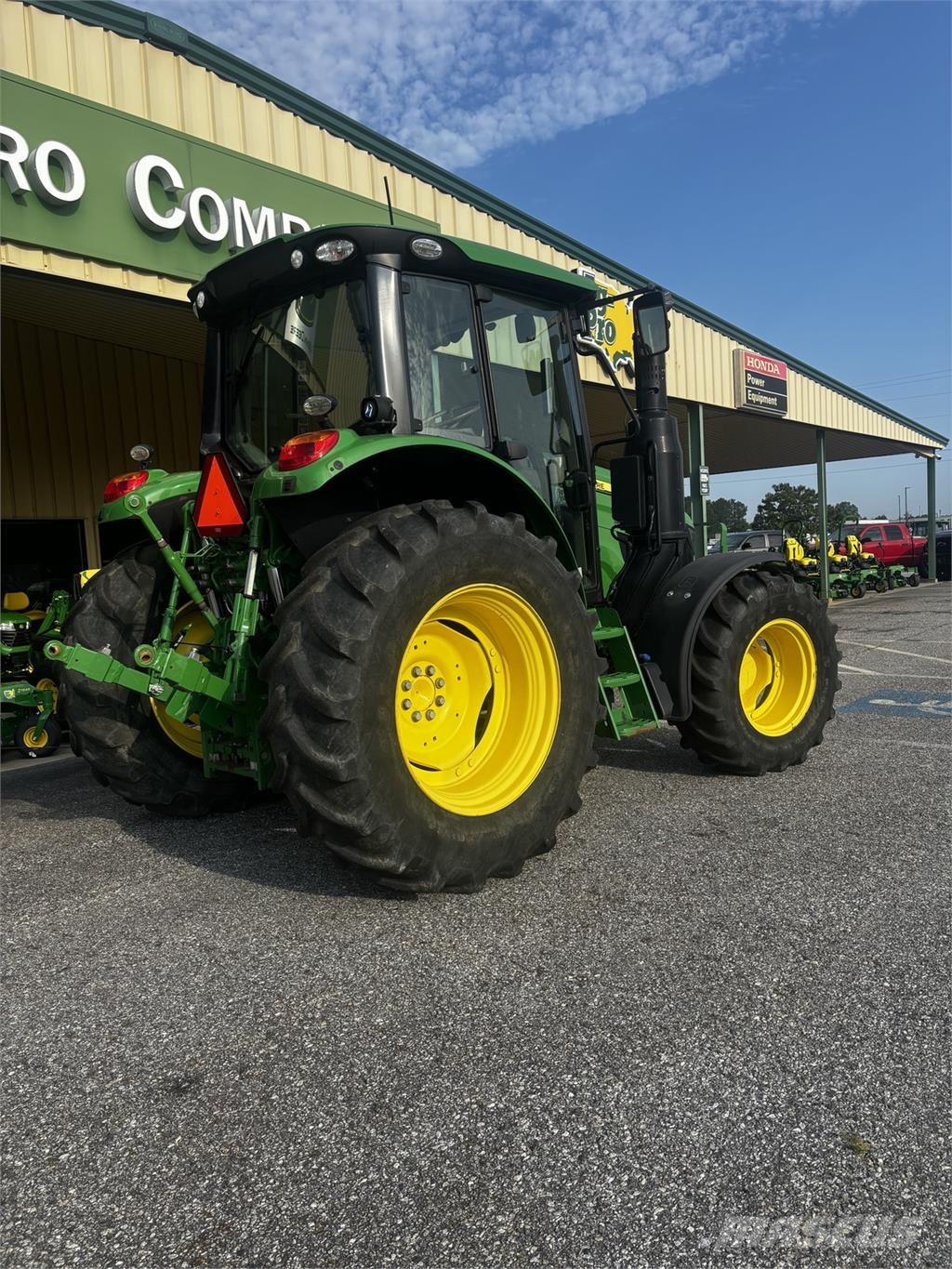 John Deere 6120M Manjši traktorji