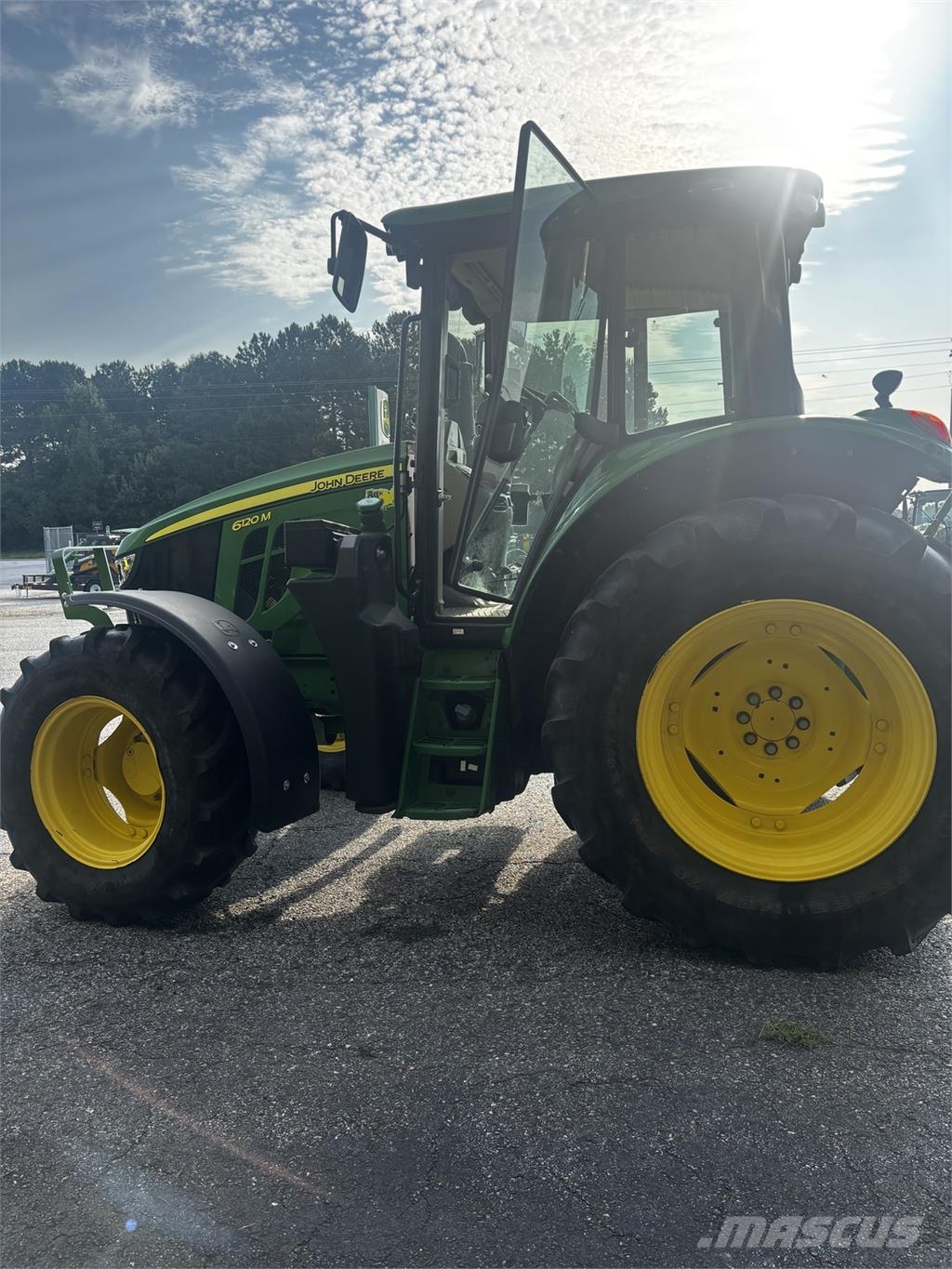 John Deere 6120M Manjši traktorji