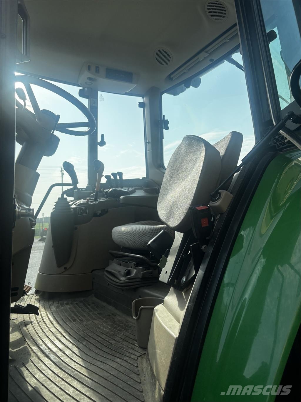 John Deere 6120M Manjši traktorji
