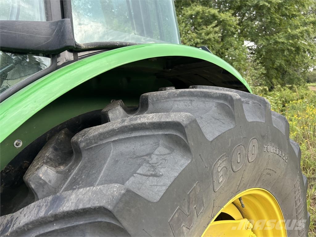 John Deere 6135E 트랙터