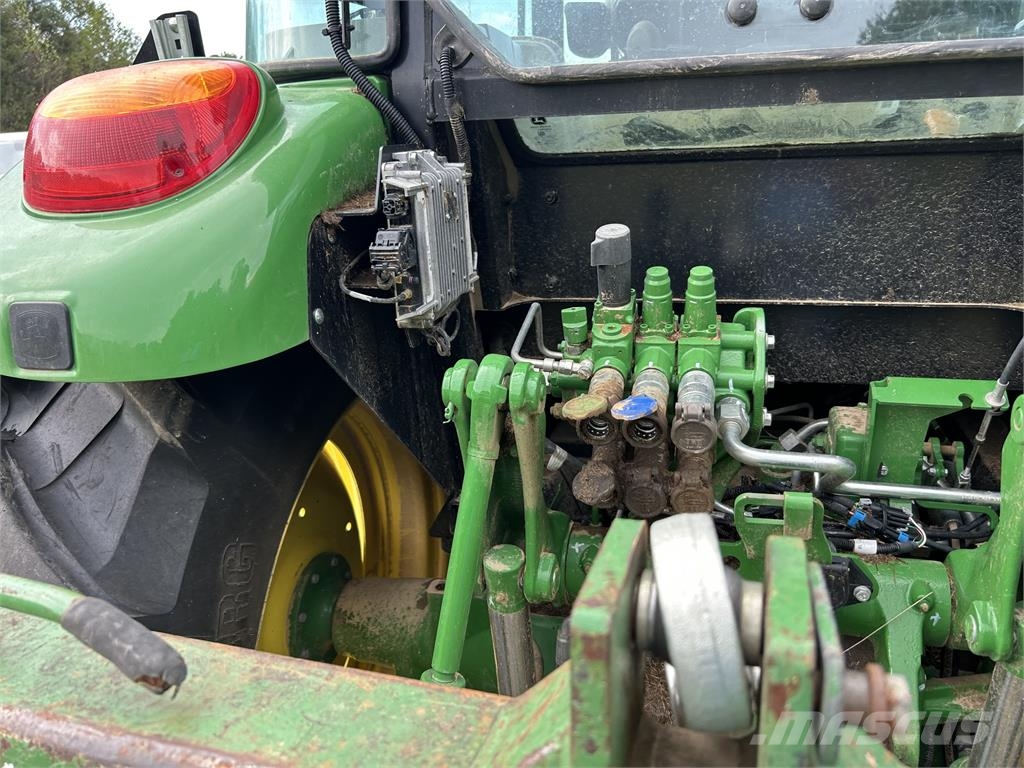 John Deere 6135E 트랙터