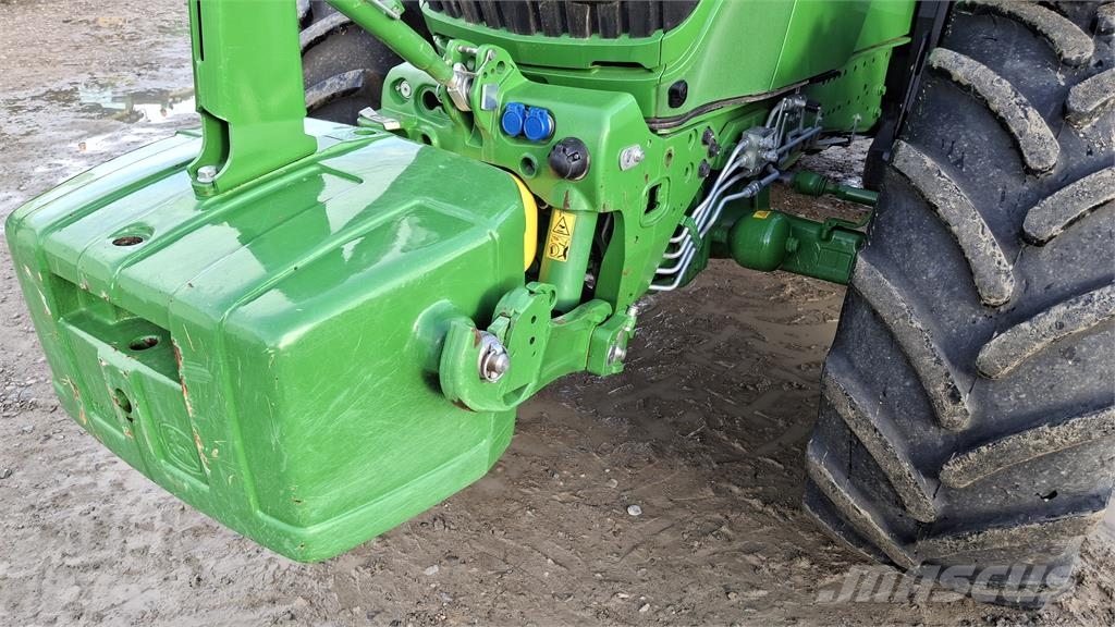 John Deere 6155M الجرارات