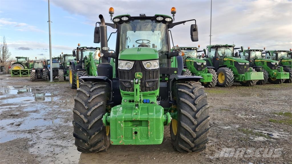 John Deere 6155M الجرارات