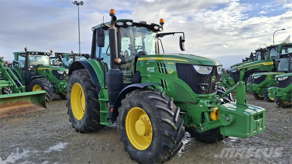 John Deere 6155M الجرارات