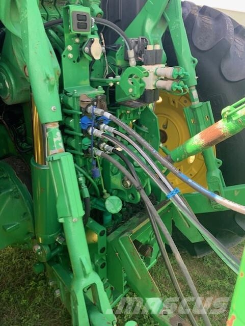 John Deere 6175R Traktory