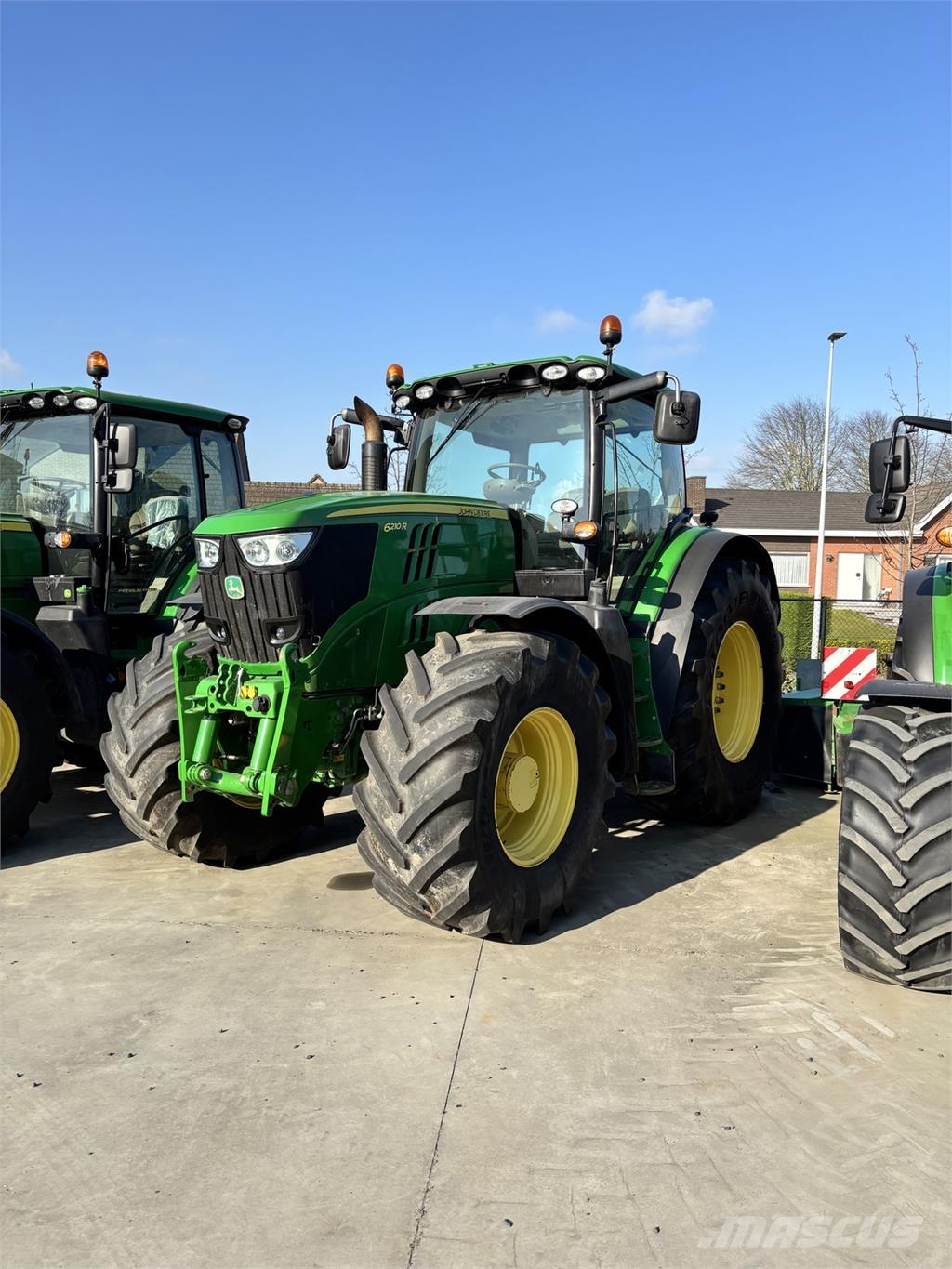 John Deere 6210R Tractoare